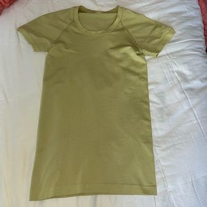 Lululemon swiftly tech short sleeve